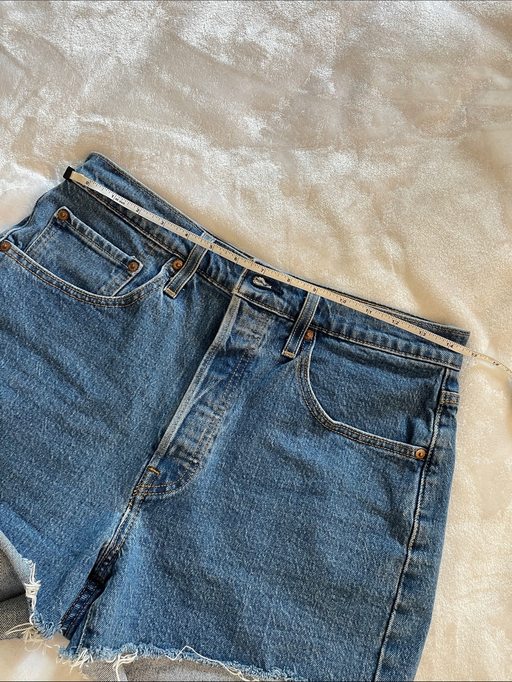 Levi's Classic 501 Jean Shorts - Picture 5 of 9